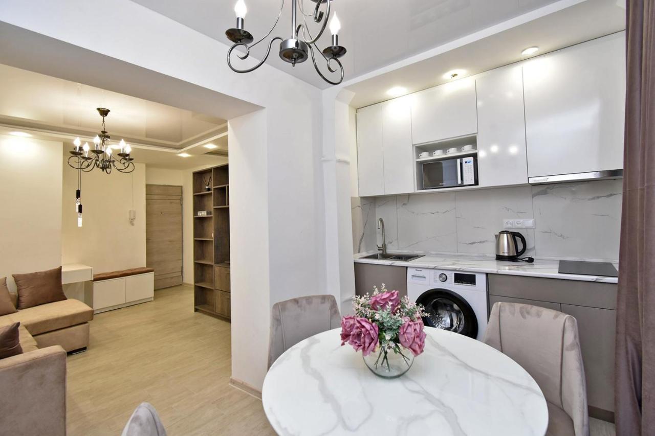 Art Apart 4 Erivan Exterior foto
